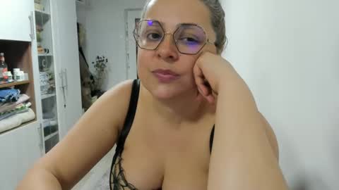 Snapshot of your_victoria chatting on February 2025 06:59:01 PM Your Victoria online show from February 2025 06:59:01 PM