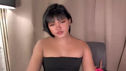 Snapshot of yourasian_kendal chatting on June 2026 05:18:01 PM Kendal online show from June 2026 05:18:01 PM