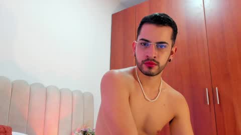 YOURBOYNEXTDOOR online show from December 2024 10:28:02 AM