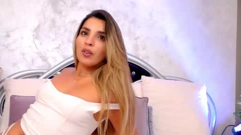 Alicia online show from September 2025 10:23:02 PM