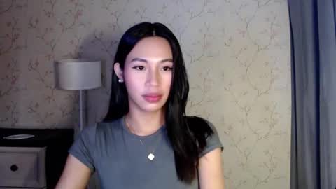 Snapshot of yourdreamgirlgwen chatting on June 2026 01:02:01 PM GWENI online show from June 2026 01:02:01 PM