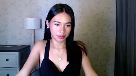 Snapshot of yourdreamgirlgwen chatting on June 2026 06:29:01 PM GWENI online show from June 2026 06:29:01 PM