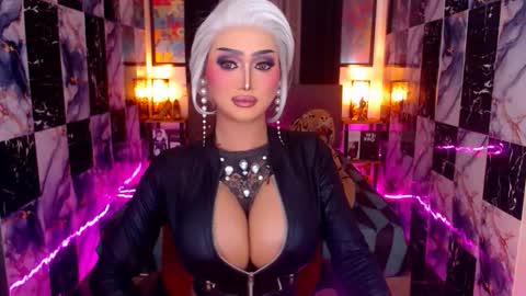 Snapshot of yourdreampinayx chatting on November 2025 10:32:02 PM Kath Harper online show from November 2025 10:32:02 PM