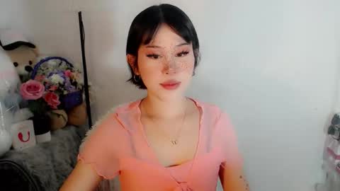 PrettyElla online show from November 2025 12:02:01 AM