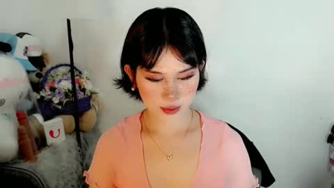 PrettyElla online show from November 2025 05:08:02 AM