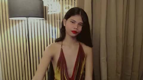 Vivian online show from November 2025 08:41:01 PM