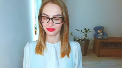 Snapshot of yourladysunshine chatting on June 2026 07:54:02 AM Ksyusha online show from June 2026 07:54:02 AM