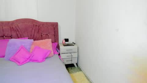 EMELY online show from February 2026 06:57:01 PM