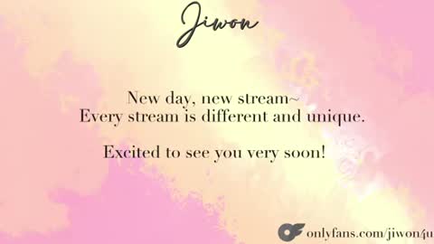 Snapshot of yourlovelykgirlfriend chatting on July 2026 09:00:02 PM J i w o n online show from July 2026 09:00:02 PM