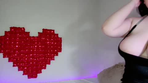 Snapshot of yourmermaidd chatting on February 2025 03:31:02 AM Amina online show from February 2025 03:31:02 AM