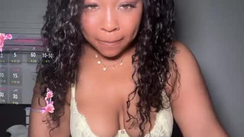 Snapshot of yourmommysilk chatting on June 2026 11:13:02 AM YOURMOMMY online show from June 2026 11:13:02 AM