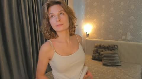 Snapshot of yourmuseee chatting on February 2026 09:01:02 AM Sonya online show from February 2026 09:01:02 AM