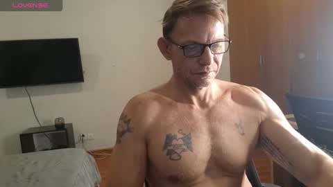 Ellie and Wesley online show from December 2025 06:23:01 PM