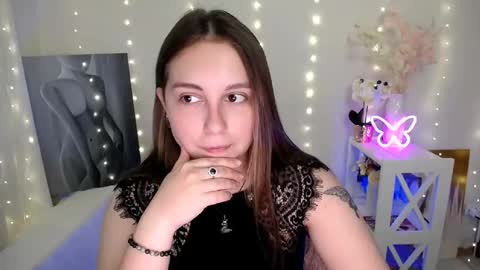 Snapshot of yours_piece_of_happiness_ chatting on June 2026 05:38:01 AM Happy online show from June 2026 05:38:01 AM