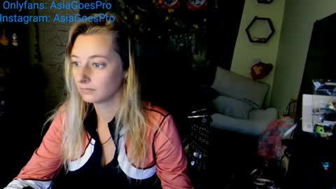 Snapshot of yoursecretgirlfriend963 chatting on February 2025 03:42:01 PM AsiaGoesPro - On All Socials online show from February 2025 03:42:01 PM