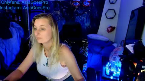 Snapshot of yoursecretgirlfriend963 chatting on February 2025 02:49:01 AM AsiaGoesPro - On All Socials online show from February 2025 02:49:01 AM