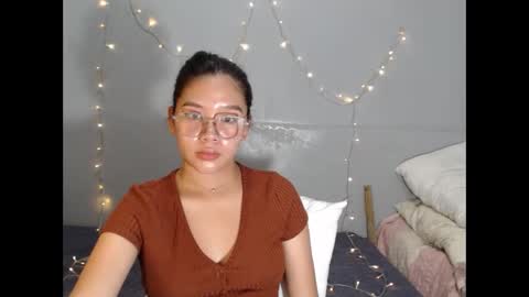 Snapshot of yoursexy_reb chatting on December 2025 04:02:01 PM yoursexy_reb online show from December 2025 04:02:01 PM