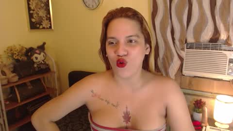 Snapshot of yoursweetangelxxx chatting on October 2025 04:38:02 PM YourDreamgirl  online show from October 2025 04:38:02 PM