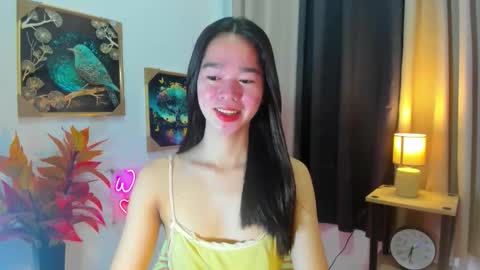 yourtinybunny online show from April 2026 11:49:02 PM