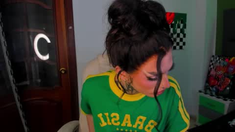 Snapshot of yourvirtualgirlfriennd chatting on September 2025 08:38:02 AM GI online show from September 2025 08:38:02 AM