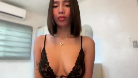 Snapshot of yowginethegreat chatting on April 2026 06:16:01 AM YowgineTheGreat online show from April 2026 06:16:01 AM