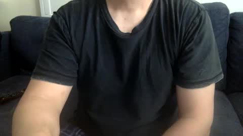 Snapshot of yque2 chatting on February 2025 06:52:01 PM yque online show from February 2025 06:52:01 PM