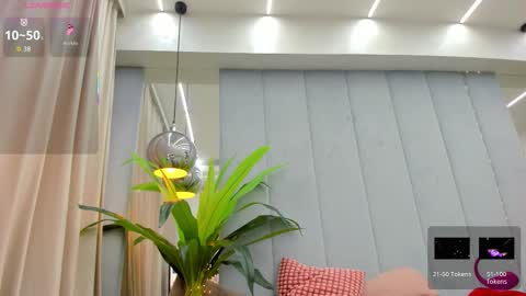 Snapshot of yssaacher chatting on November 2025 07:10:01 AM Crazy P online show from November 2025 07:10:01 AM