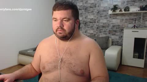 Snapshot of yugogee chatting on October 2025 10:43:02 PM Yugo -  online show from October 2025 10:43:02 PM