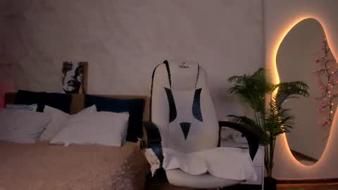 Snapshot of yukiluna1 chatting on June 2026 01:45:02 PM Yuki online show from June 2026 01:45:02 PM