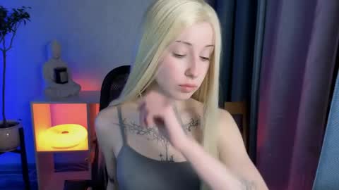 Misa online show from April 2026 07:40:02 PM