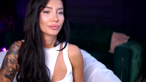 Yulia online show from November 2025 07:46:02 PM