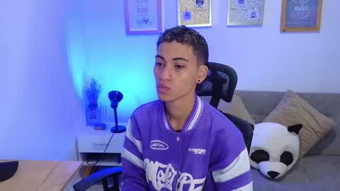yulian_vasquez online show from December 2025 12:21:02 PM