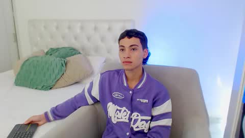 yulian_vasquez online show from February 2026 07:12:01 PM