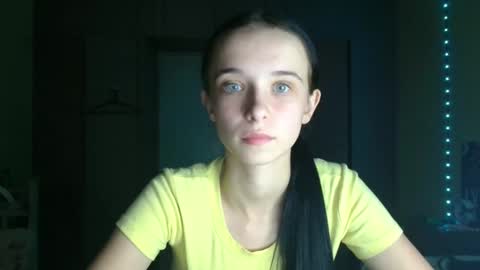 Yuliia online show from September 2025 04:34:02 PM