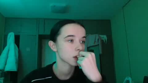 Yuliia online show from November 2025 06:57:01 AM