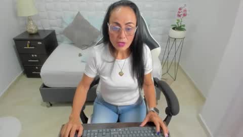 Snapshot of yulitza1025 chatting on November 2025 12:16:01 PM Y U L I T Z A online show from November 2025 12:16:01 PM