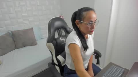 Snapshot of yulitza1025 chatting on November 2025 01:11:01 PM Y U L I T Z A online show from November 2025 01:11:01 PM