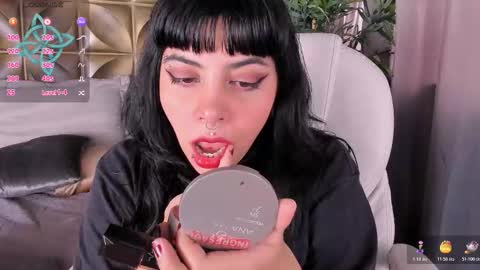 YUMEKO  online show from October 2025 12:38:02 PM