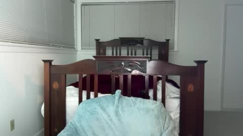 yumiandwolf online show from December 2025 03:14:02 AM