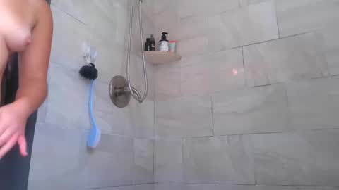 Snapshot of yumiepussyy chatting on October 2025 04:27:02 PM Payton kelly online show from October 2025 04:27:02 PM