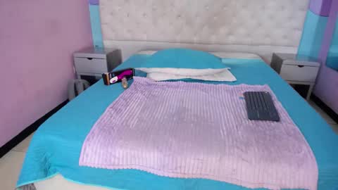 Snapshot of yumiviolet chatting on February 2026 09:44:02 PM YumiViolet online show from February 2026 09:44:02 PM