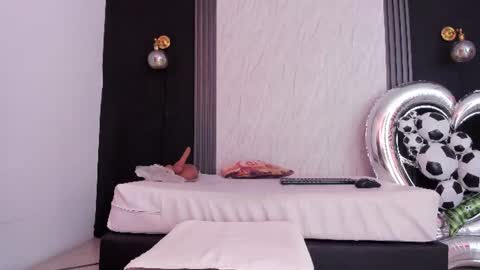 Yummyduo online show from July 2026 12:00:02 PM