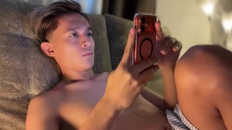 Justine online show from January 2026 04:05:01 AM