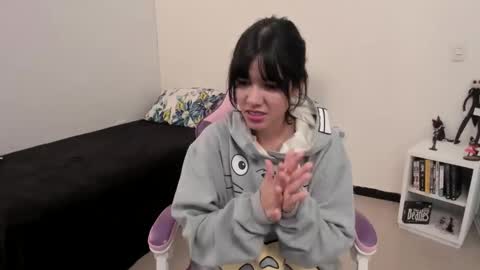 Snapshot of yunablack chatting on February 2025 06:45:02 PM Yuna online show from February 2025 06:45:02 PM