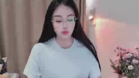 Snapshot of yuner0715 chatting on June 2026 01:21:02 PM YunEr online show from June 2026 01:21:02 PM