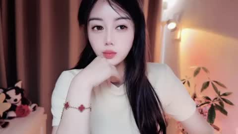 Snapshot of yuner0715 chatting on June 2026 03:44:01 AM YunEr online show from June 2026 03:44:01 AM