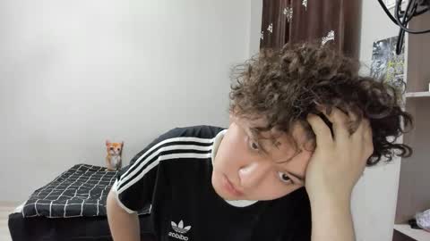 Snapshot of yung_skinny_boy chatting on April 2026 07:17:02 AM Peter online show from April 2026 07:17:02 AM