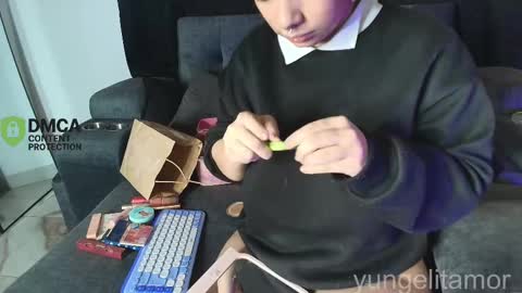 Snapshot of yungelitamor_ chatting on November 2025 04:56:01 AM ELITA online show from November 2025 04:56:01 AM