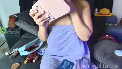 Snapshot of yungelitamor_ chatting on December 2025 04:54:01 AM ELITA online show from December 2025 04:54:01 AM