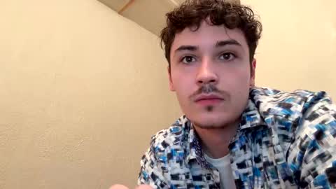 yungstudbev online show from October 2025 05:32:01 PM